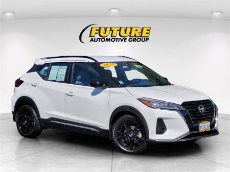 2023 Nissan Kicks SR