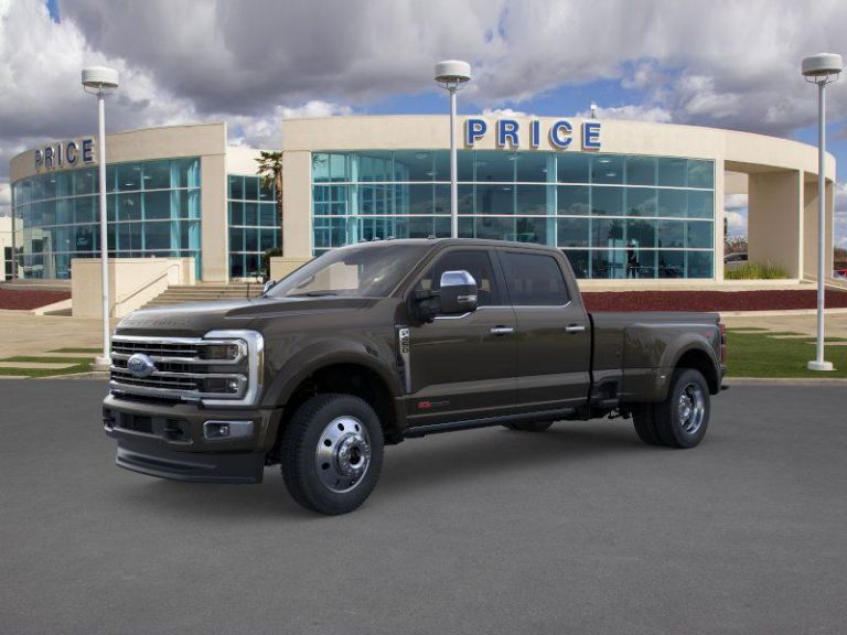 2025 Ford Super Duty F-450 DRW Platinum
