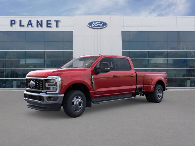 2025 Ford Super Duty F-350 DRW LARIAT 4WD Crew Cab 8' Box