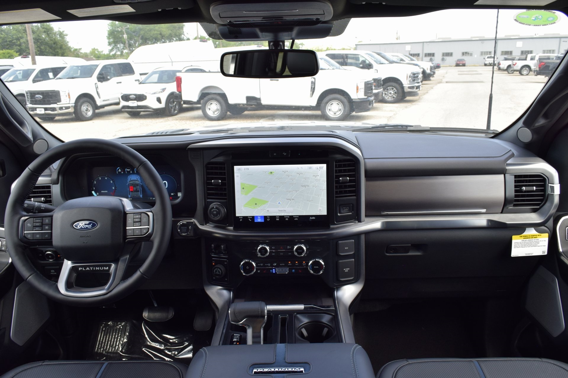 2025 Ford F-150 Platinum photo 4