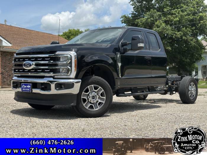 2023 Ford Super Duty F-350 SRW LARIAT