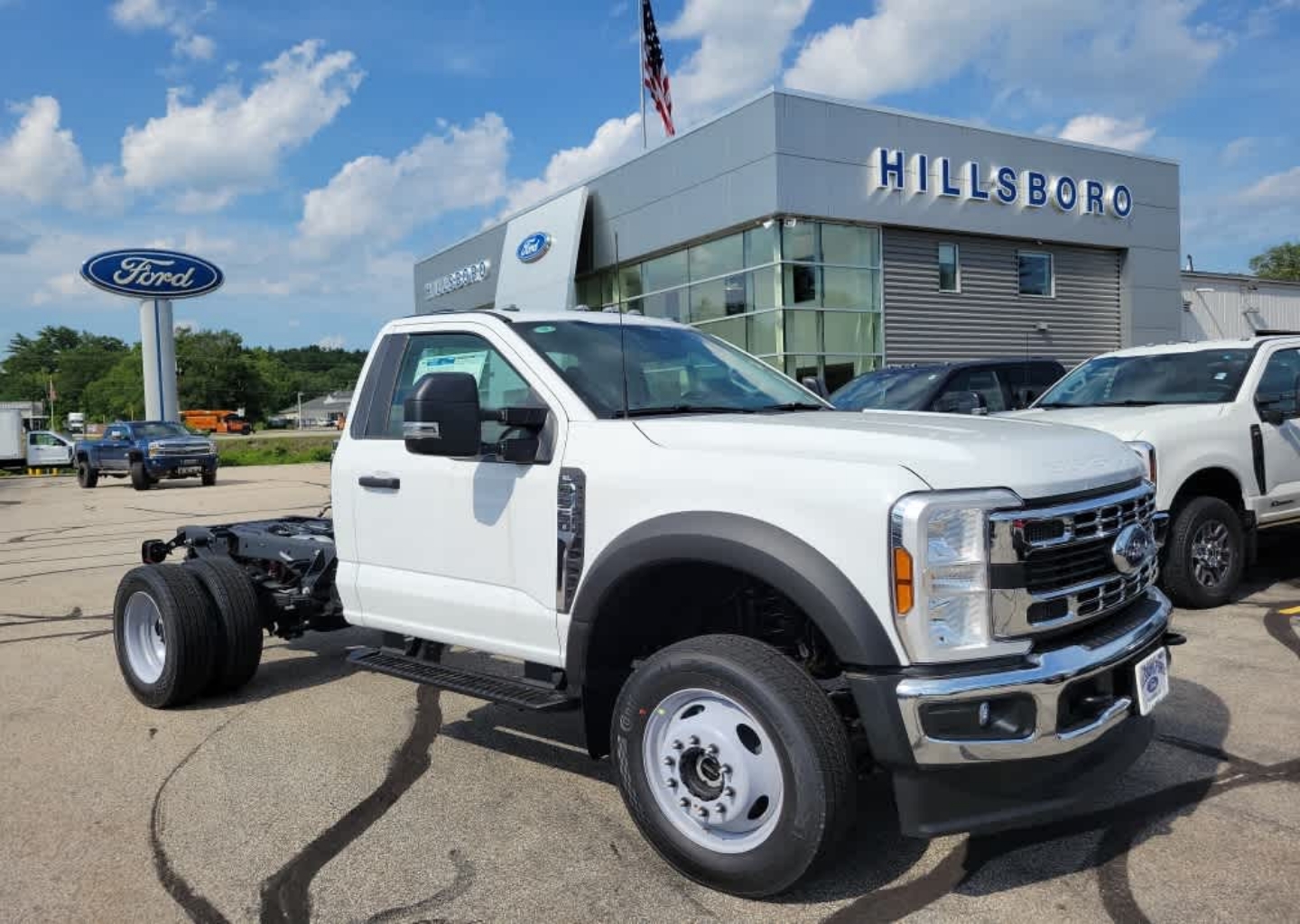 2025 Ford F-550 Super Duty Chassis Cab XL's photo