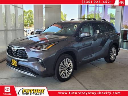 2025 Toyota Highlander Hybrid Platinum