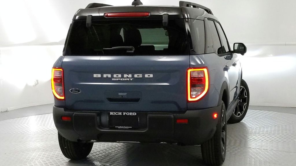 2025 Ford Bronco Sport Outer Banks photo 4