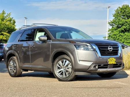 2025 Nissan Pathfinder SL