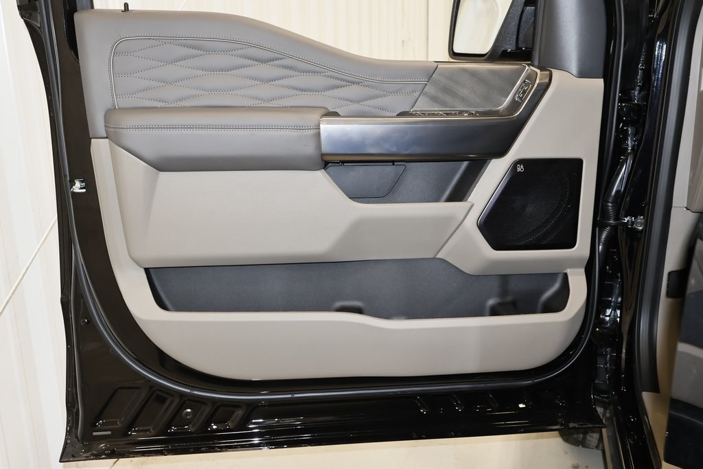2025 Ford F-150 Platinum photo 9