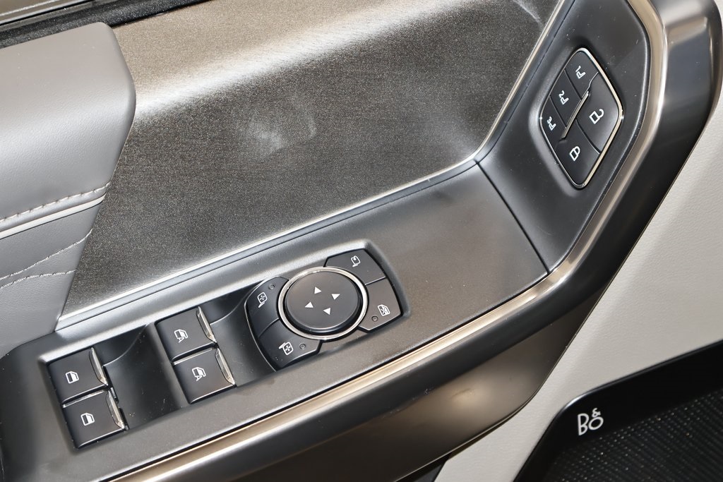 2025 Ford F-150 Platinum photo 10