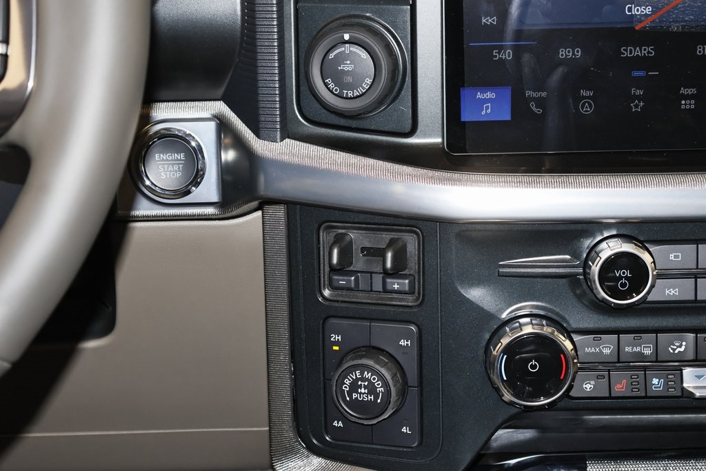 2025 Ford F-150 Platinum photo 19