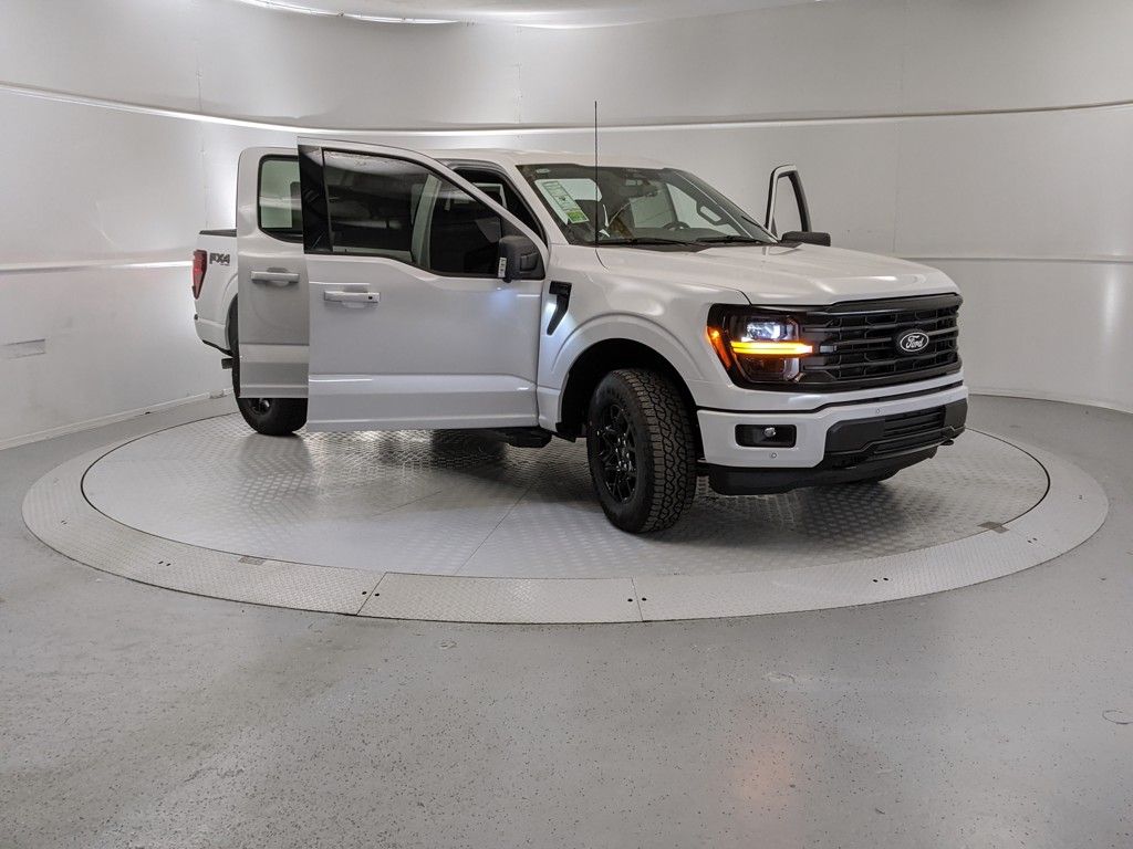 2025 Ford F-150 XLT photo 7
