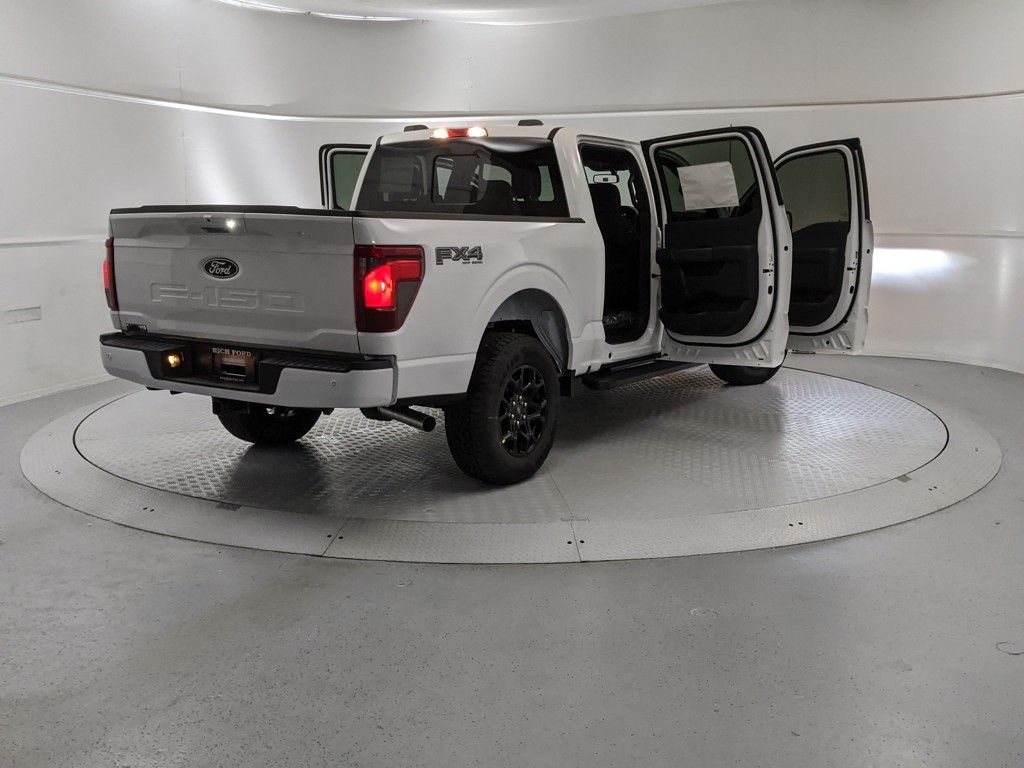 2025 Ford F-150 XLT photo 9