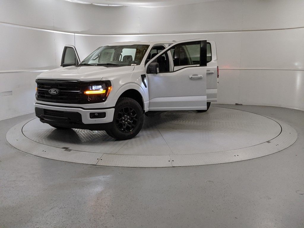 2025 Ford F-150 XLT photo 12