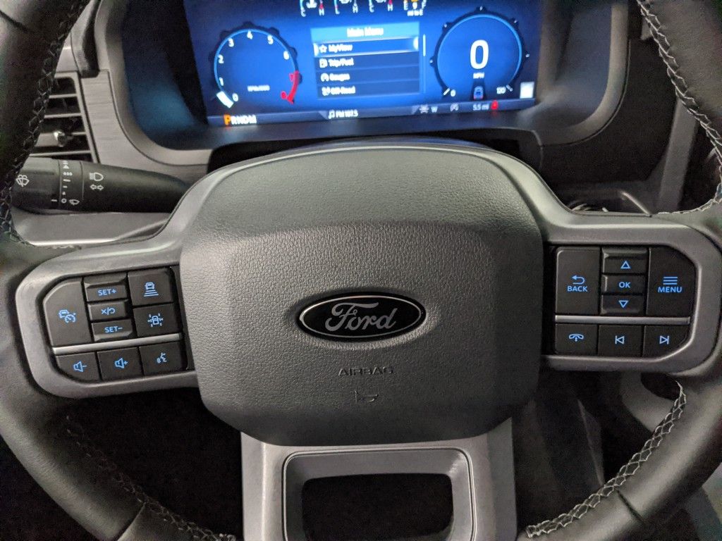2025 Ford F-150 XLT photo 16
