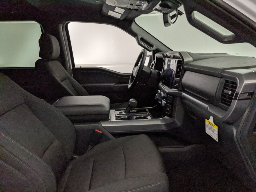2025 Ford F-150 XLT photo 24