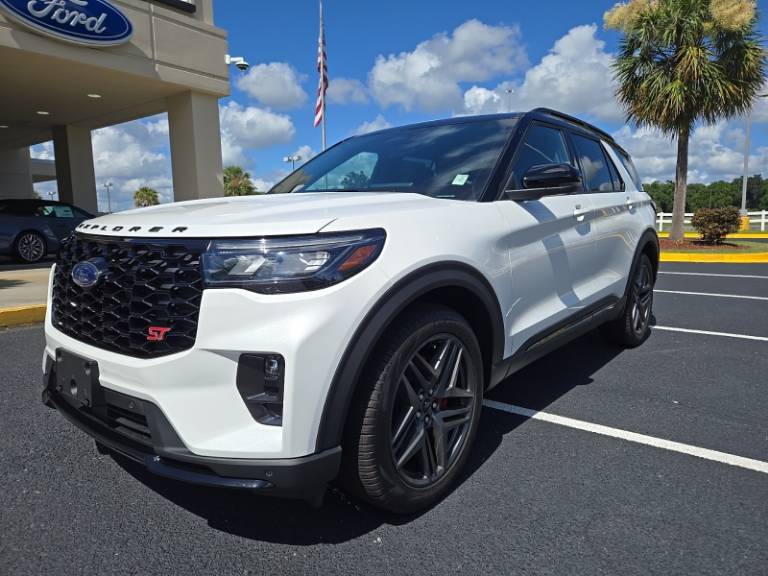 2025 Ford Explorer ST