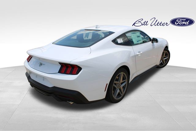 2025 Ford Mustang EcoBoost photo 3