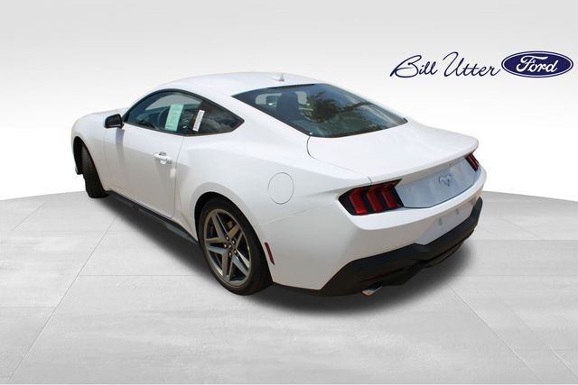 2025 Ford Mustang EcoBoost photo 4