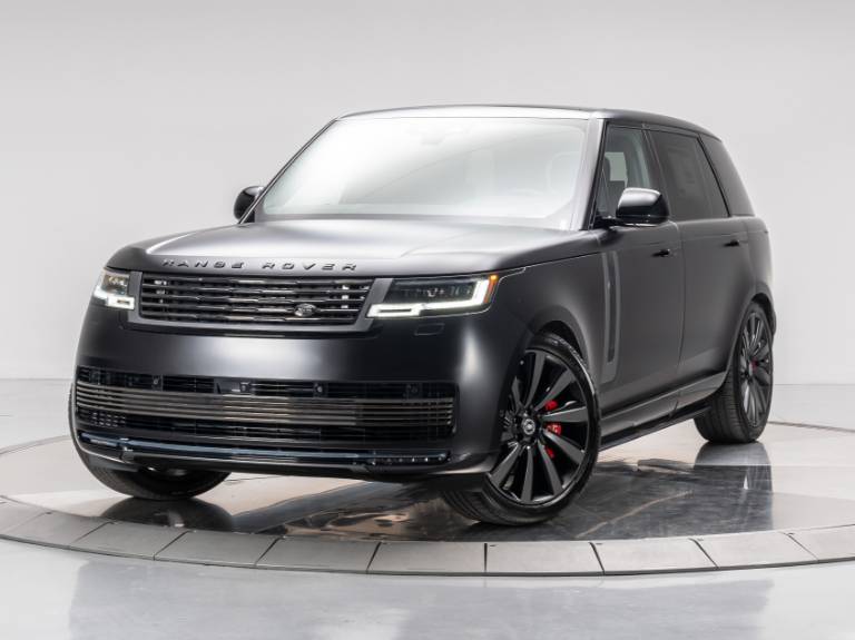 2025 Land Rover Range Rover P615 SV