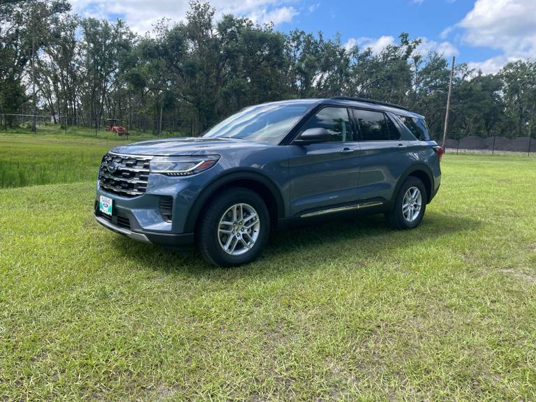 2025 Ford Explorer Active RWD