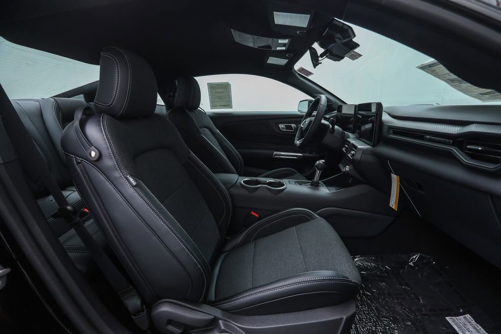 2025 Ford Mustang EcoBoost photo 13