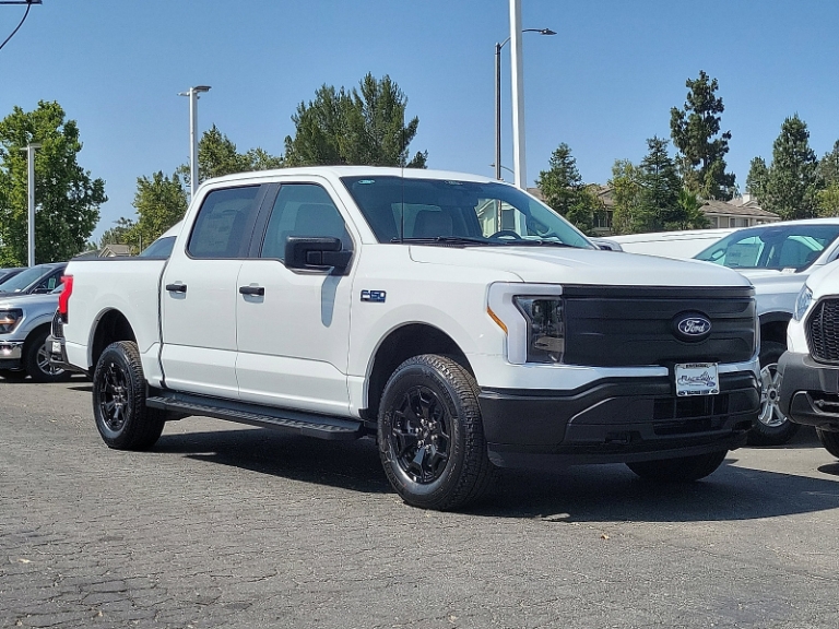 2025 Ford F-150 Lightning PRO