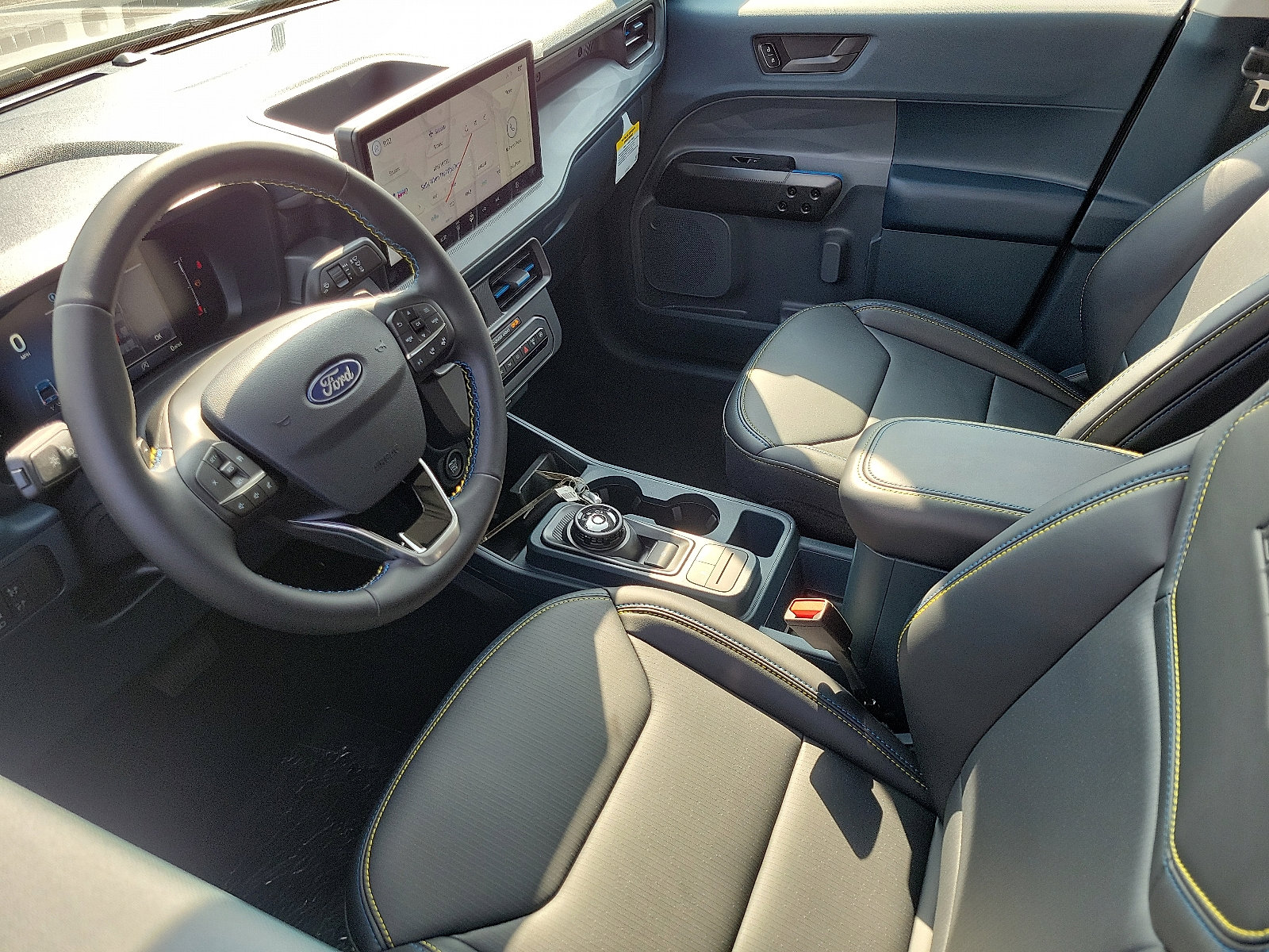 2025 Ford Maverick photo 3