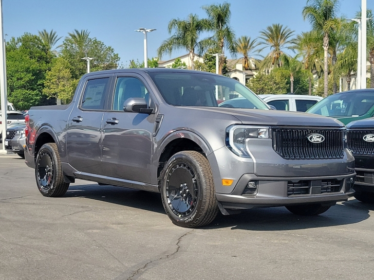 2025 Ford Maverick Lobo Standard