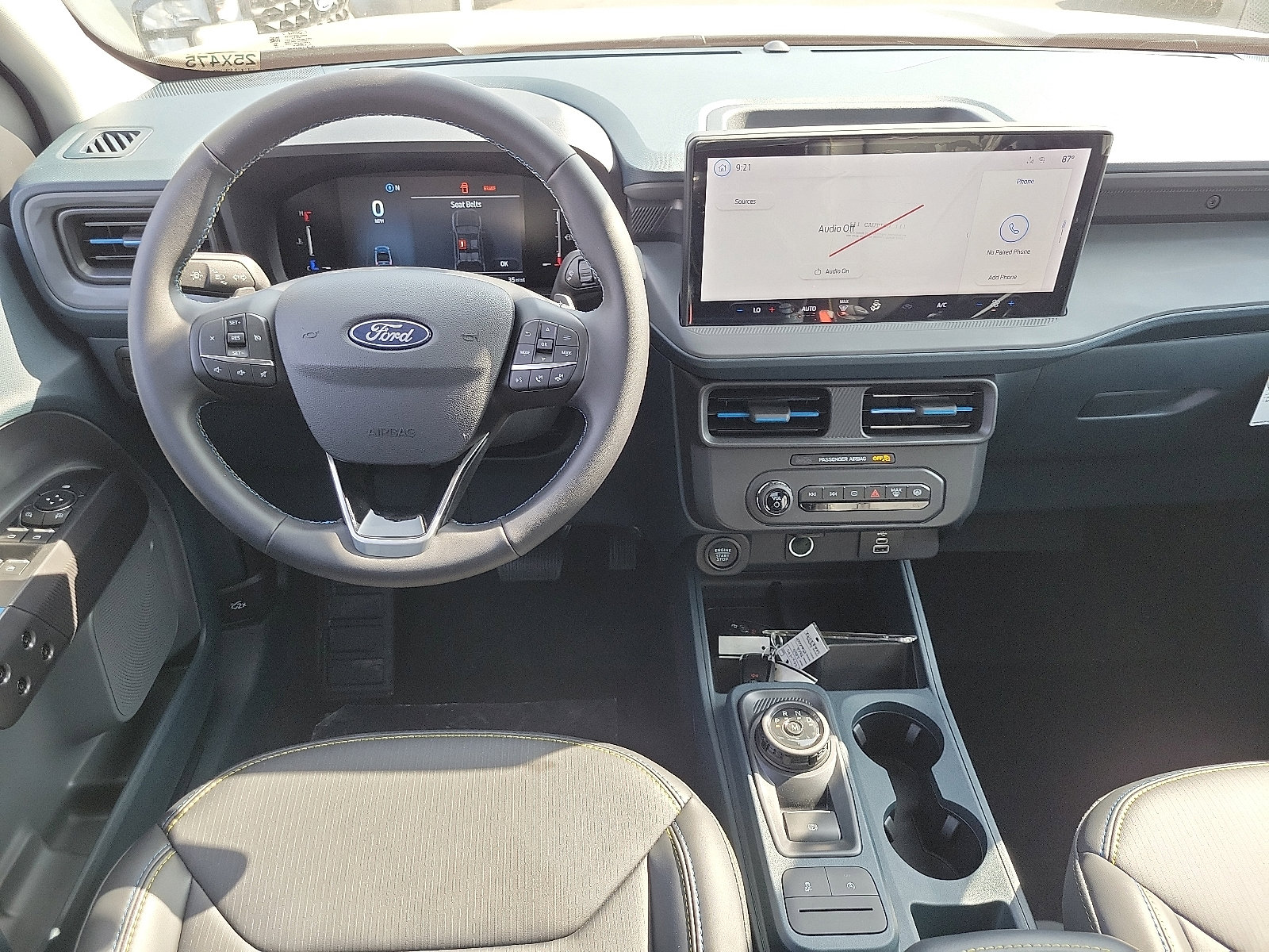 2025 Ford Maverick photo 3