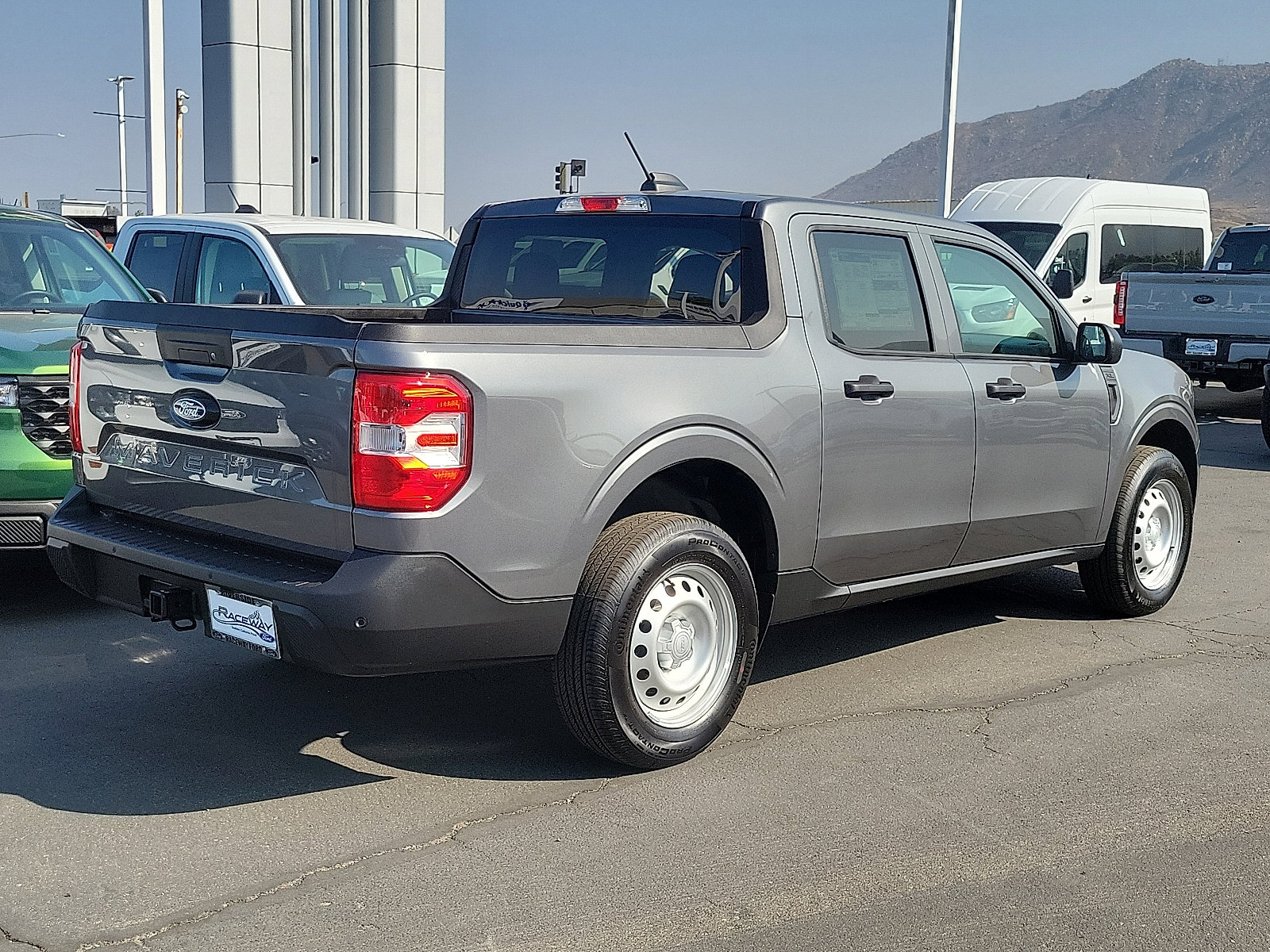 2025 Ford Maverick XL photo 2