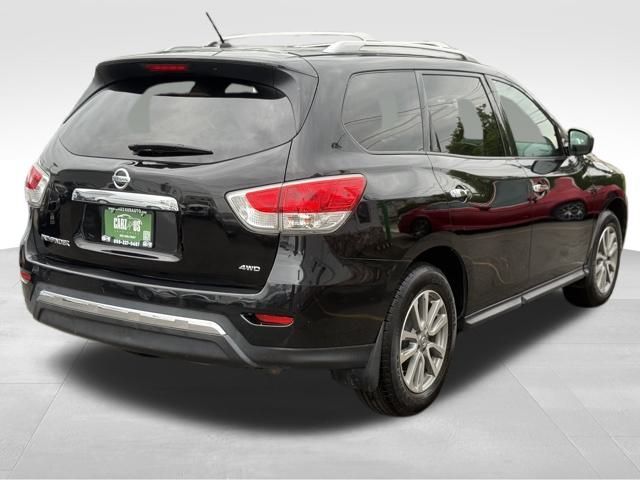 2016 Nissan Pathfinder S photo 3