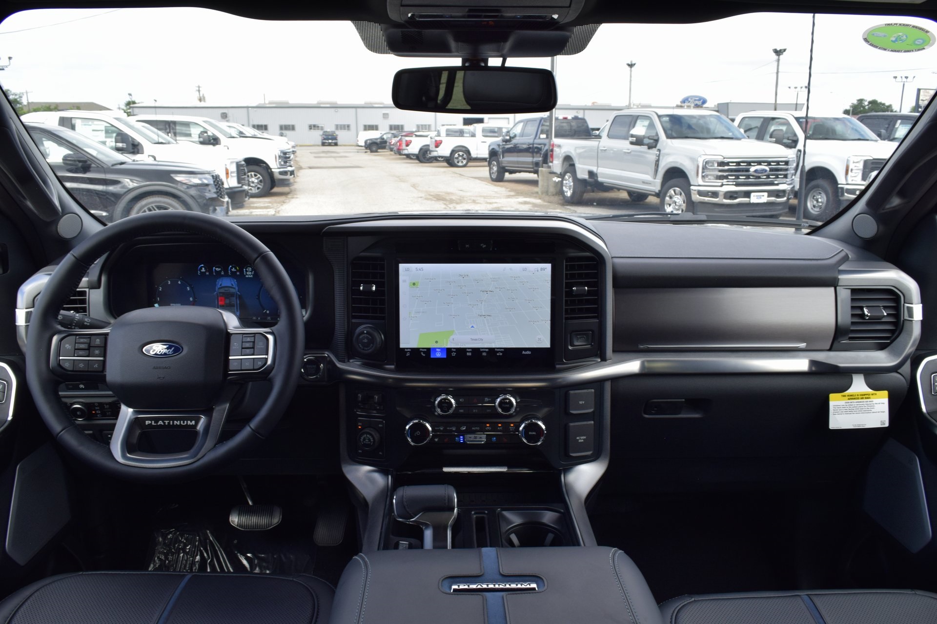 2025 Ford F-150 Platinum photo 4