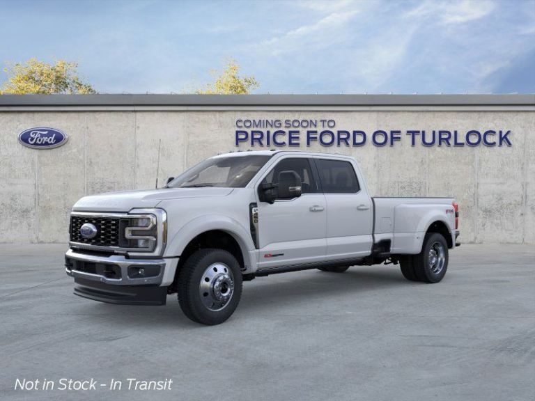 2025 Ford Super Duty F-450 DRW LARIAT
