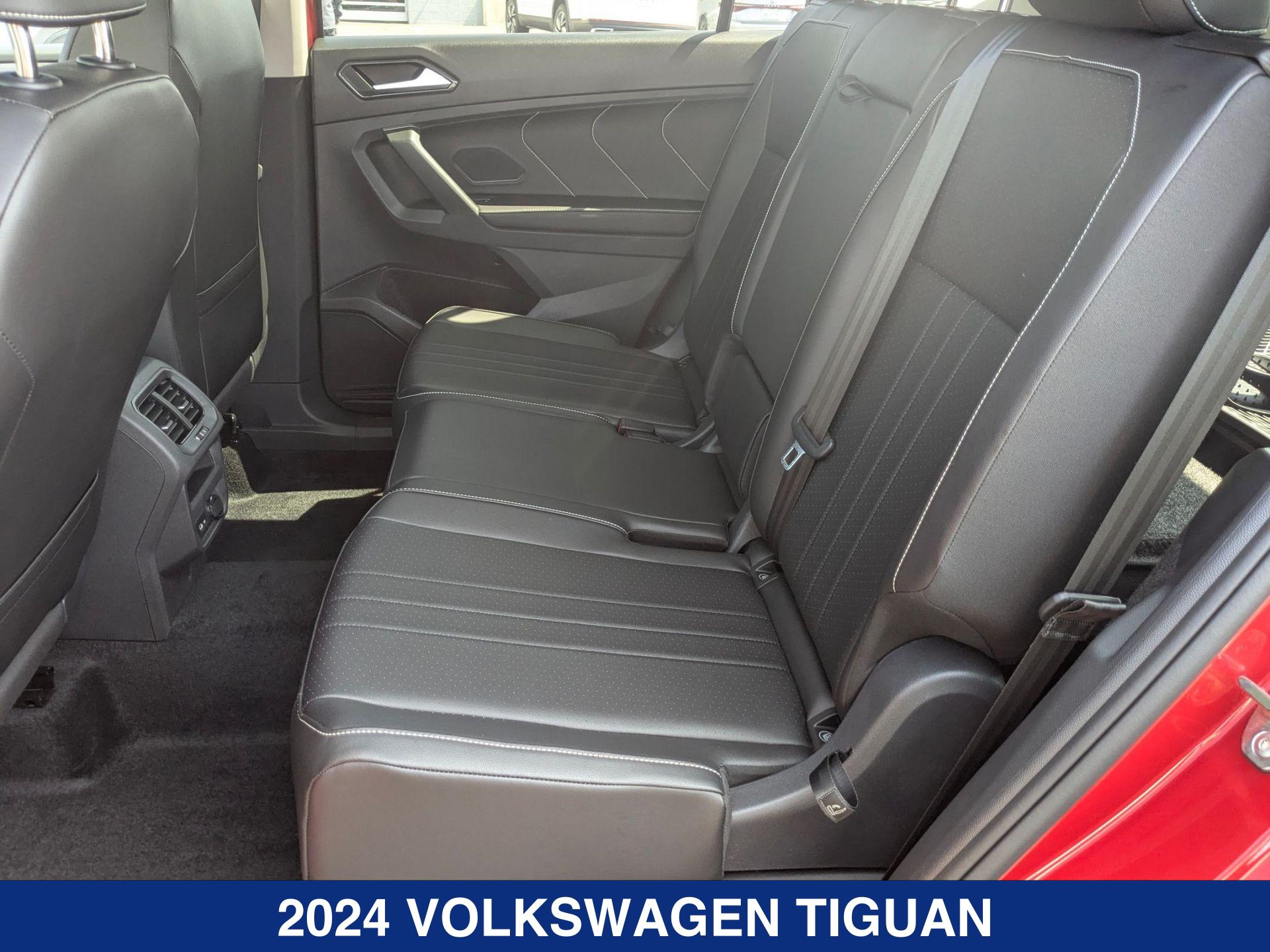 2024 Volkswagen Tiguan SE photo 14