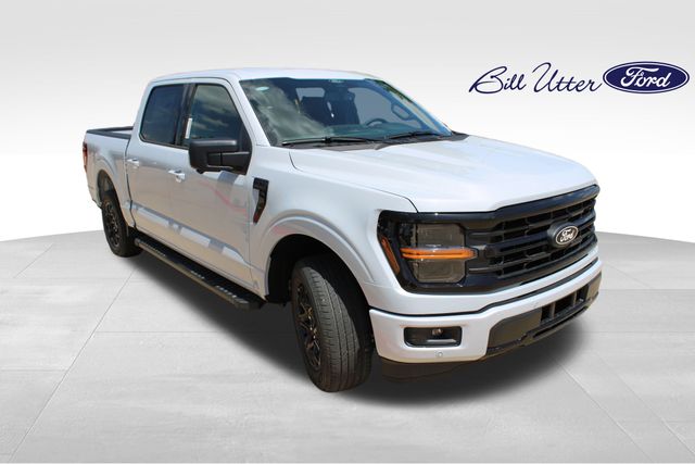 2025 Ford F-150 XLT photo 2