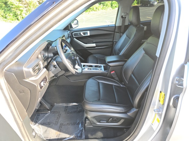 2023 Ford Explorer XLT photo 4