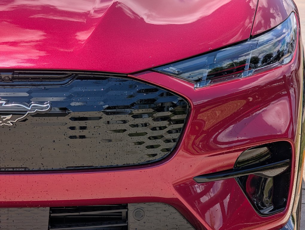 2025 Ford Mustang Mach-E Premium photo 5