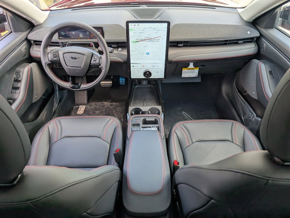 2025 Ford Mustang Mach-E Premium photo 7