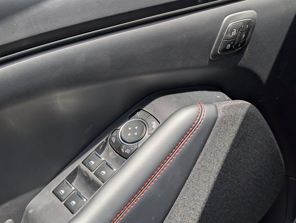 2025 Ford Mustang Mach-E Premium photo 19