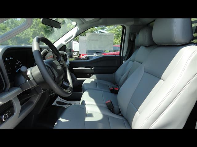 2025 Ford F-550 XL photo 10