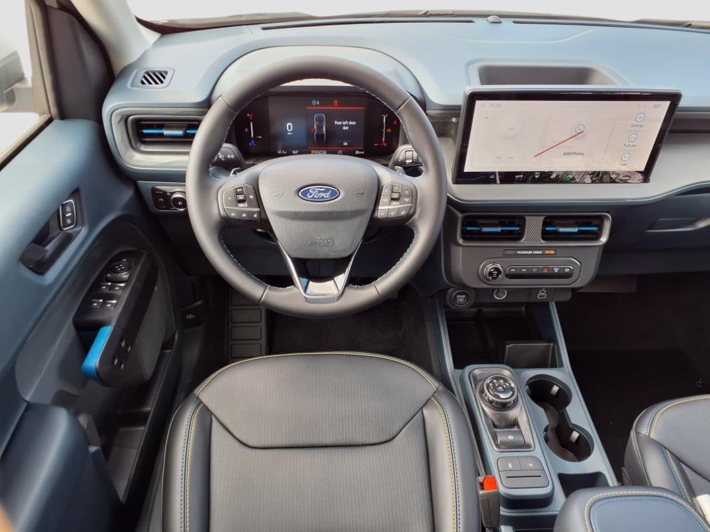 2025 Ford Maverick photo 9