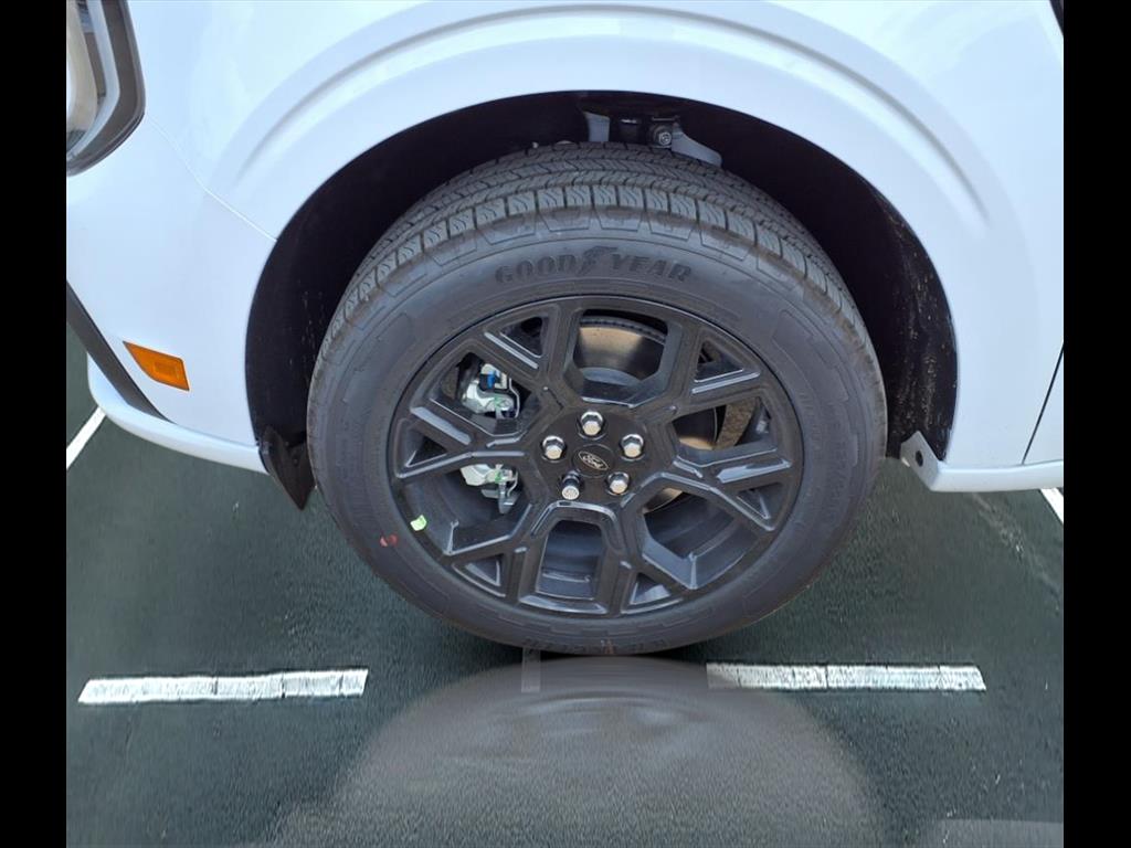 2025 Ford Maverick photo 25