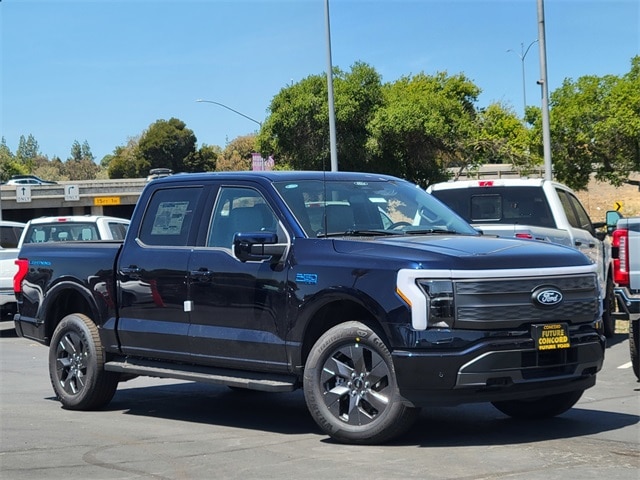 2025 Ford F-150 Lightning LARIAT