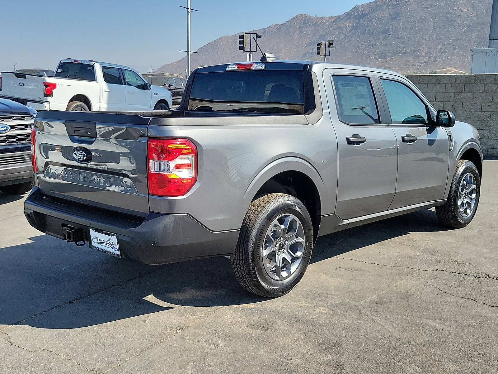 2025 Ford Maverick XLT photo 2