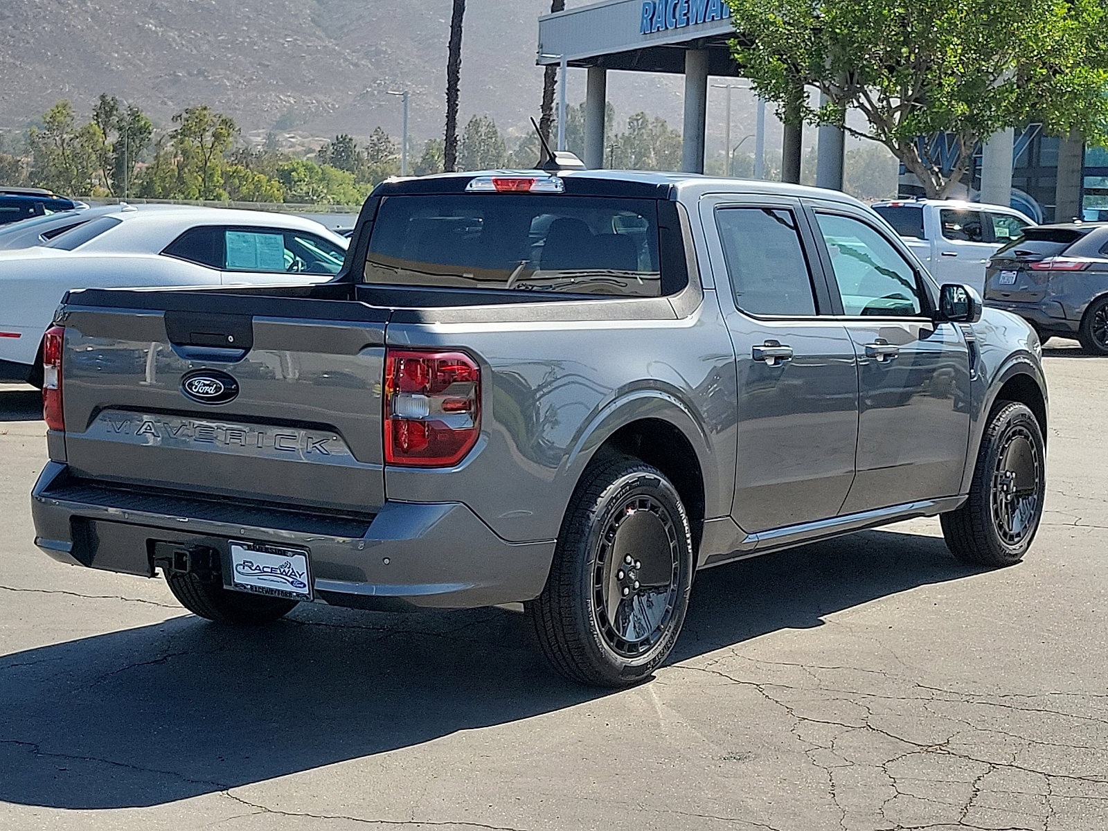 2025 Ford Maverick photo 2
