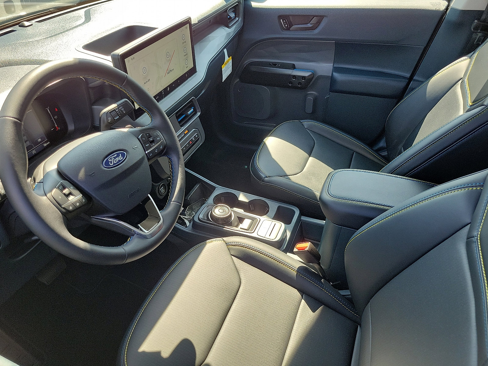 2025 Ford Maverick photo 3
