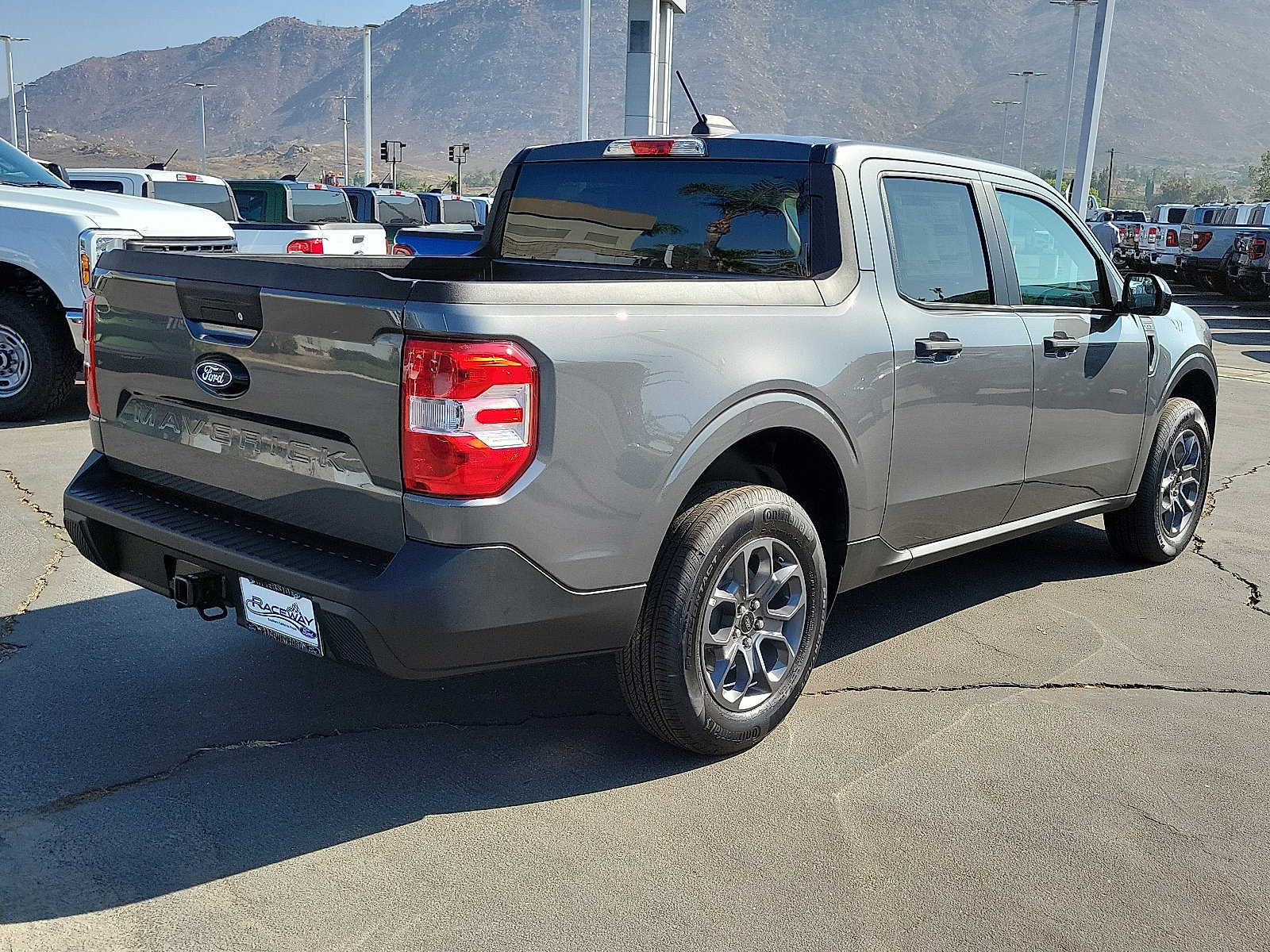 2025 Ford Maverick XLT photo 2
