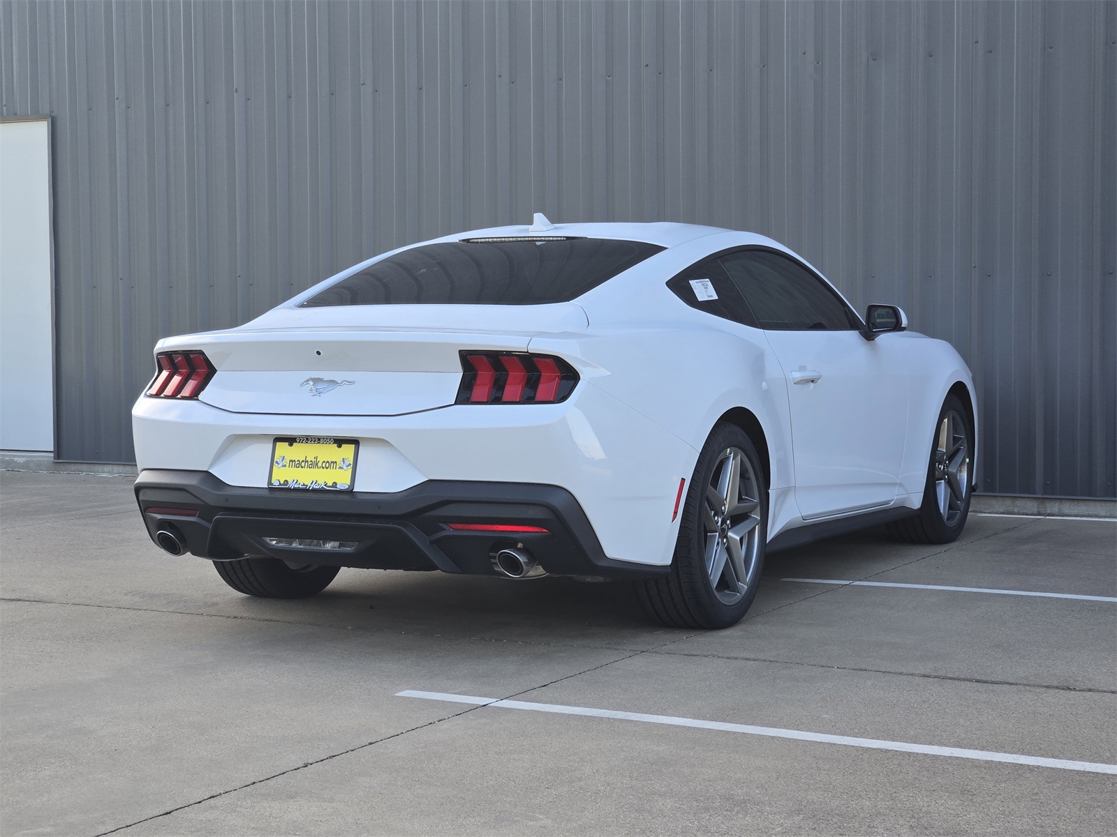 2025 Ford Mustang EcoBoost photo 4