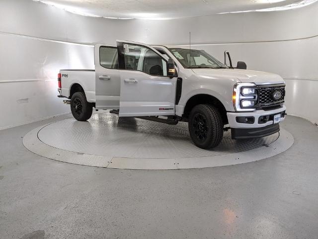 2025 Ford F-250 XLT photo 3
