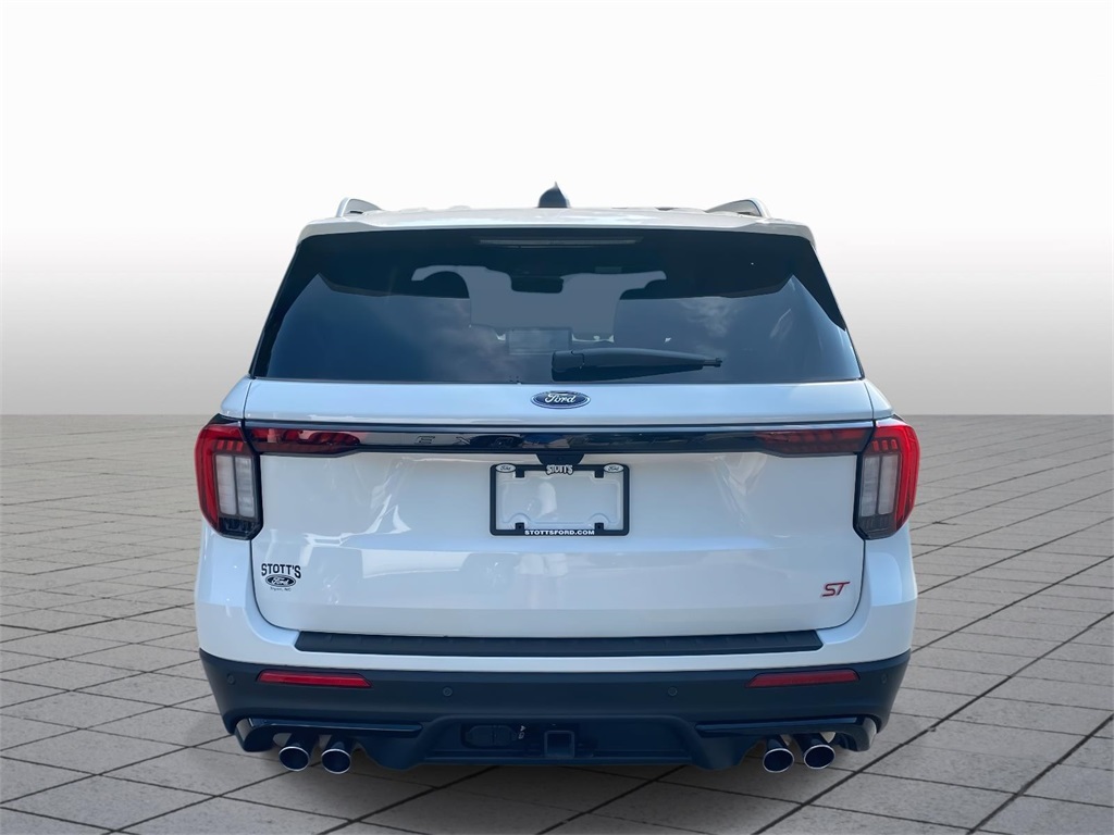 2025 Ford Explorer ST photo 2