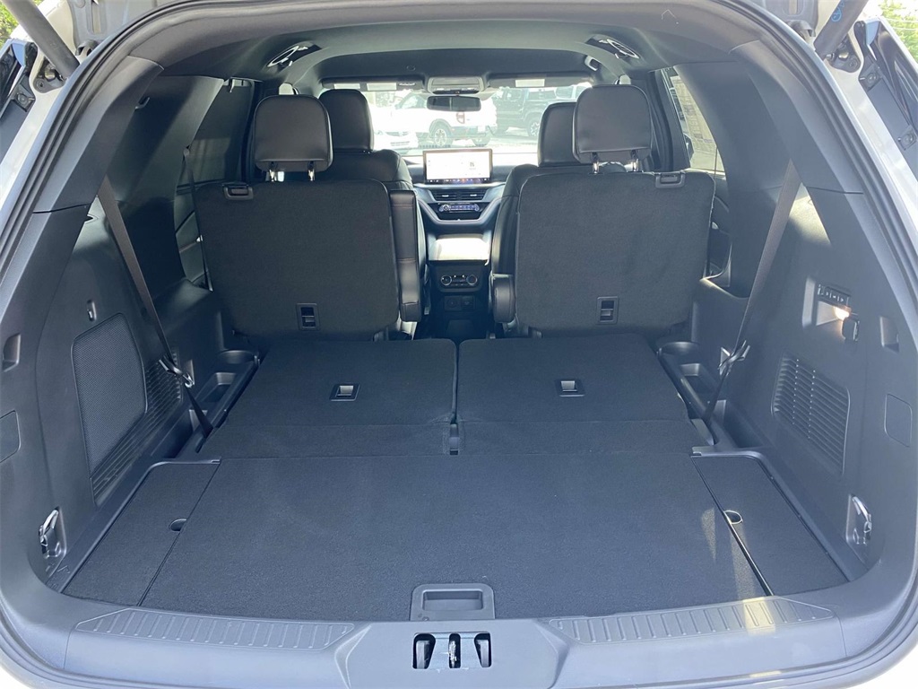 2025 Ford Explorer ST photo 5