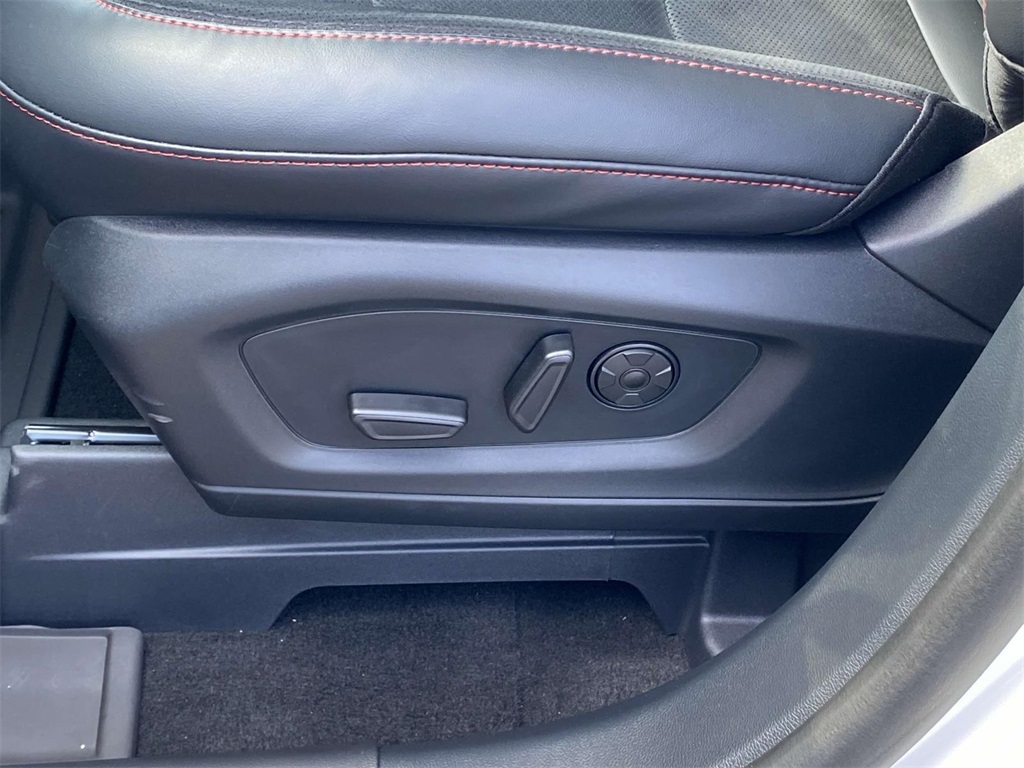 2025 Ford Explorer ST photo 12